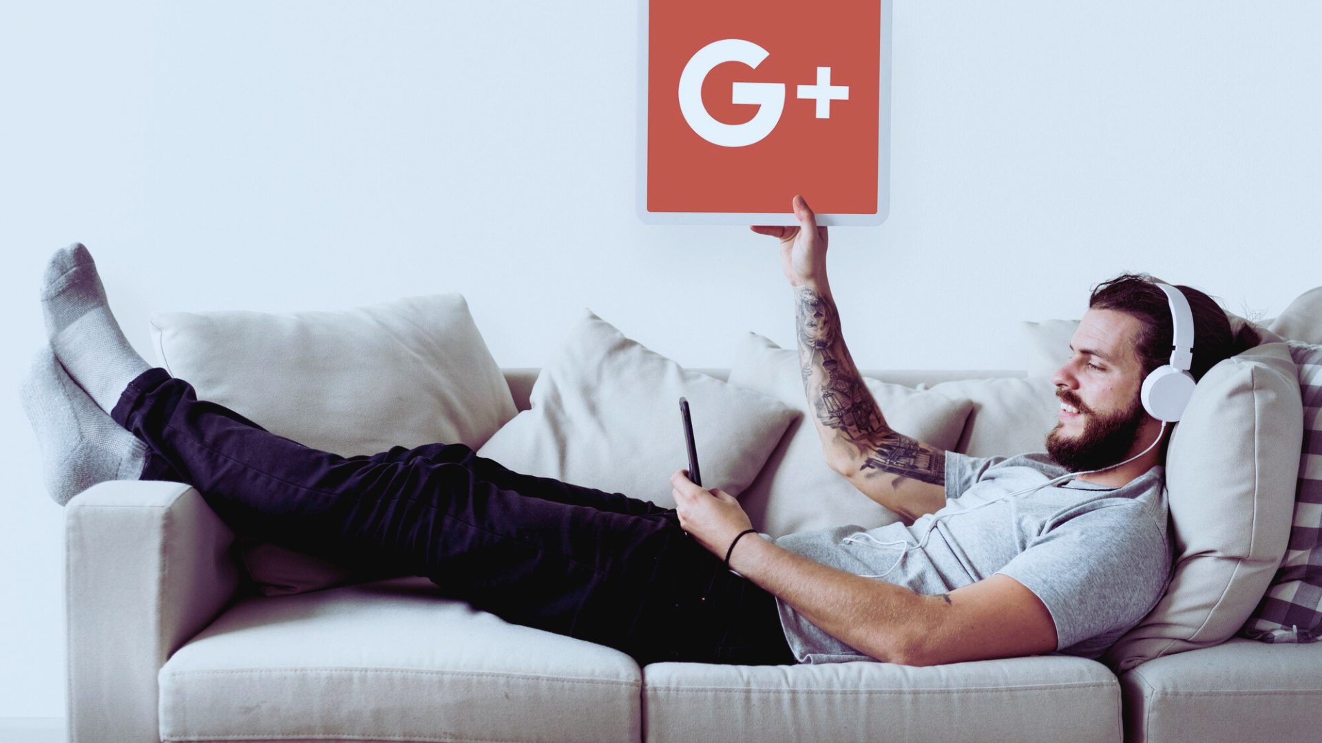 Why Google Dominates Other Search Engines